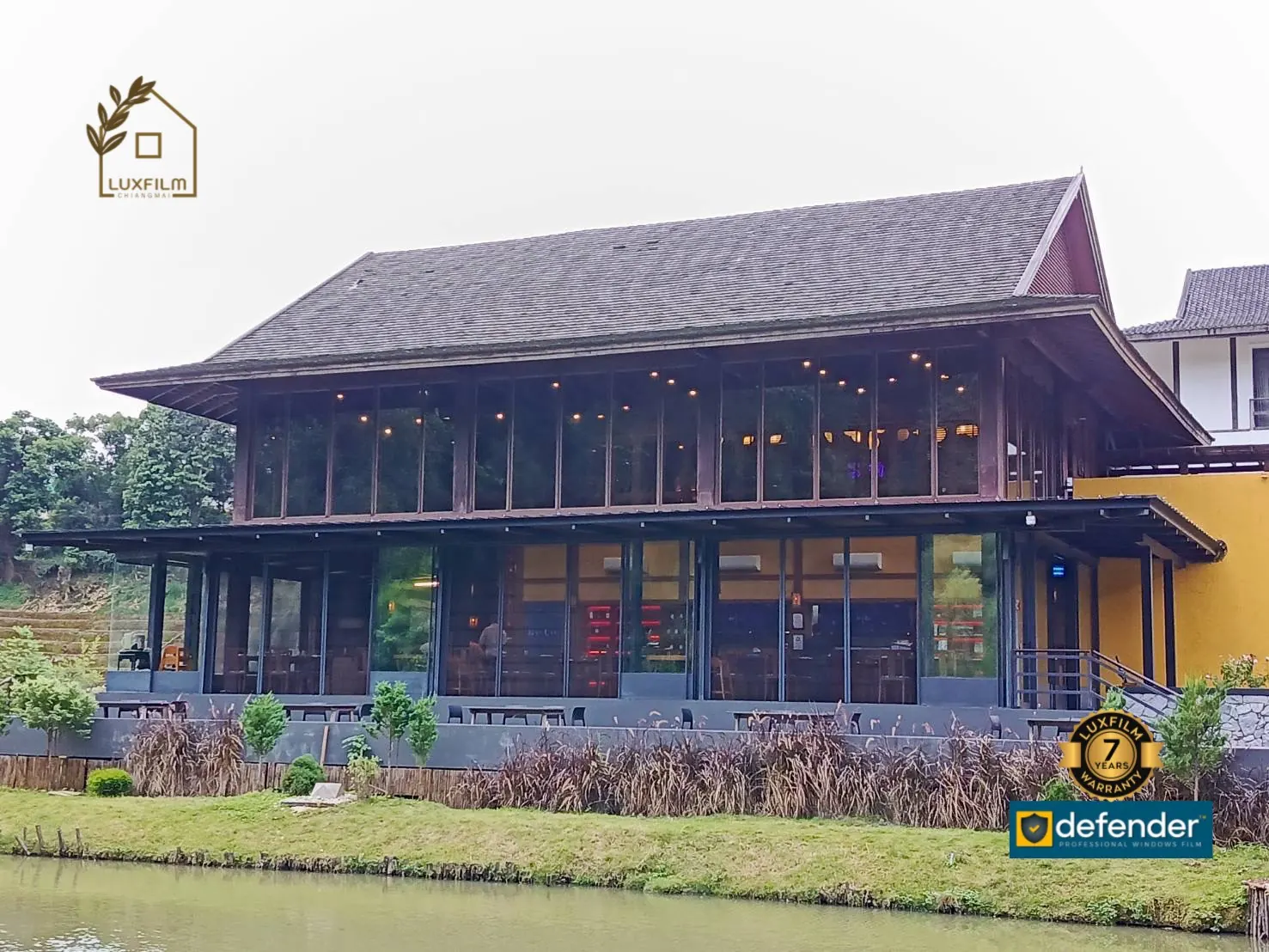 ฟิล์มอาคารร้านอาหารไม้สไตล์ล้านนา